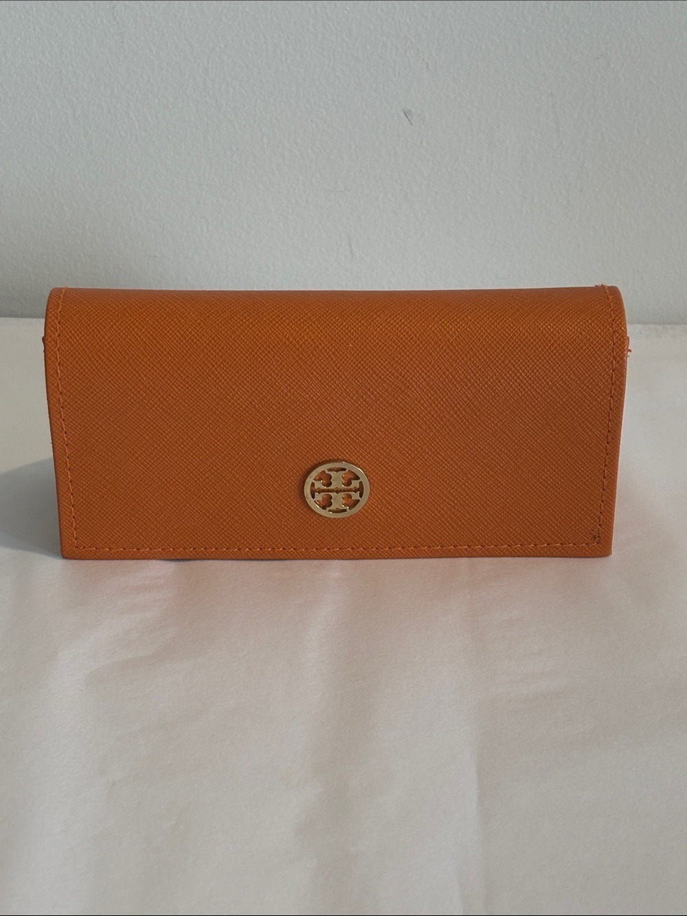 Tory Burch textured sunglasses case travel hard shell eyeglass case orange OS